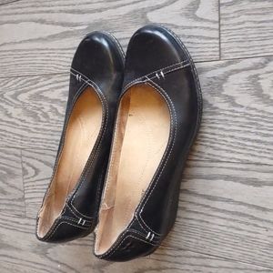 Genuine leather shoes by Naturalizer ☘️